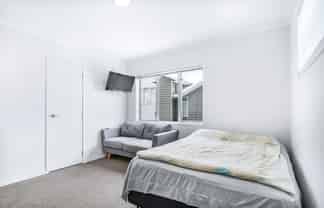 D/8/30 Hunter Street, Hamilton Lake