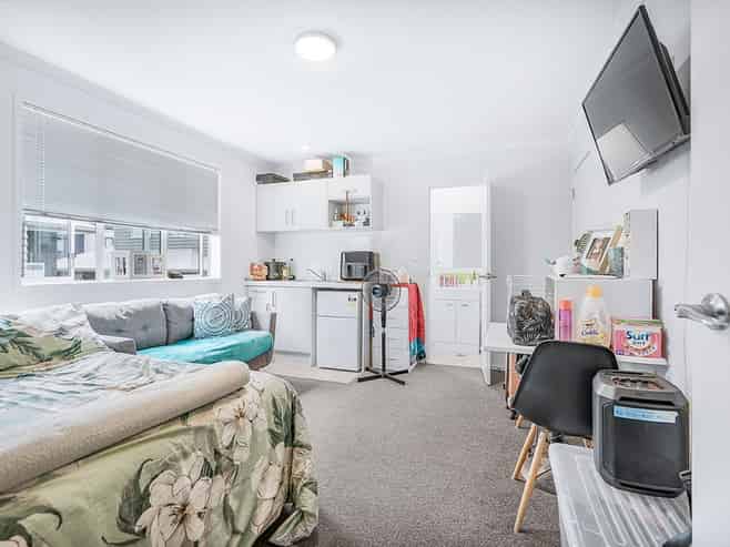 A/8/30 Hunter Street, Hamilton Lake