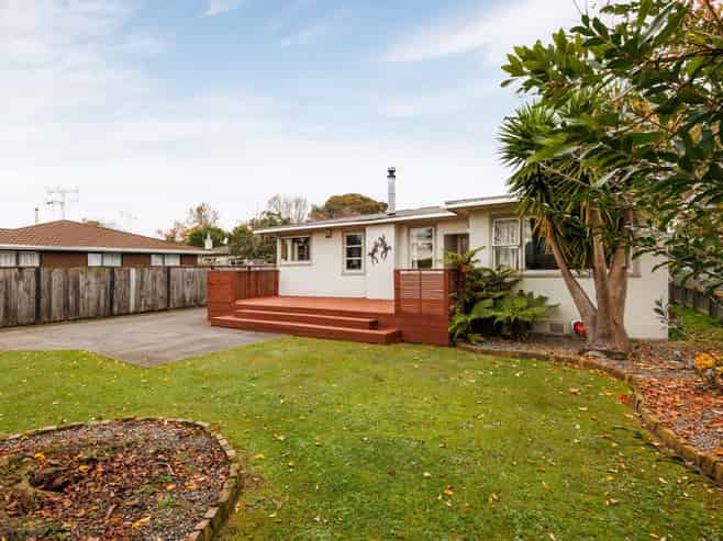 296 Tremaine Avenue, Takaro