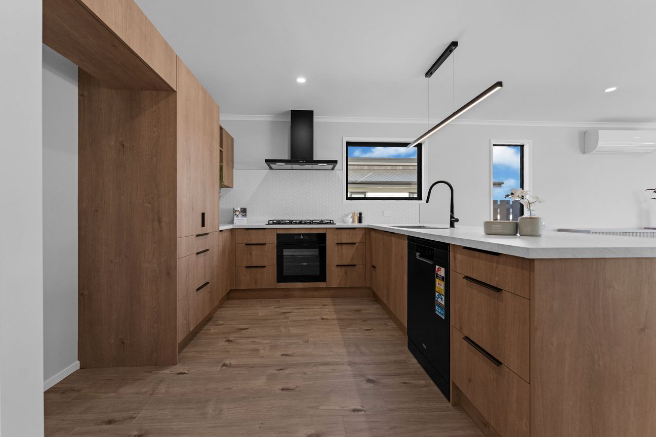 Need a Large Family 3 Bed with Lakeview's? - Vista 2