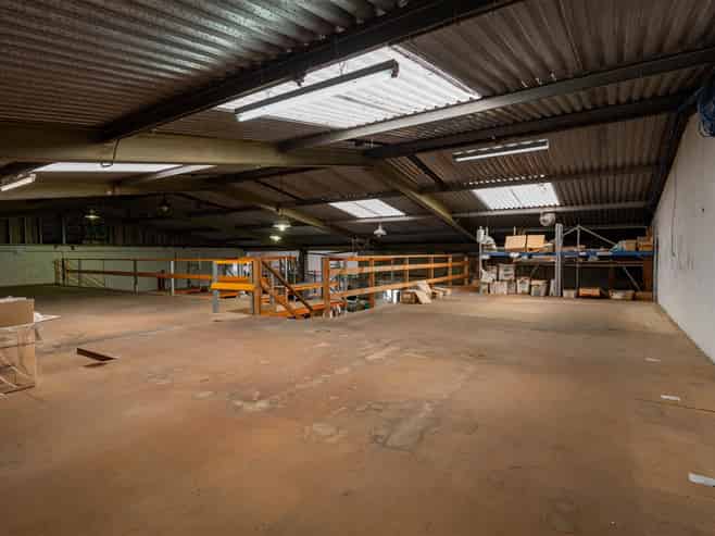 Character Showroom & Warehouse Opportunity