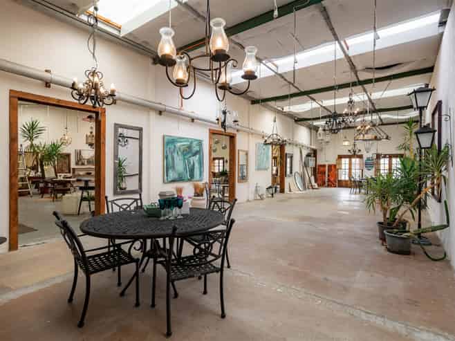 Character Showroom & Warehouse Opportunity