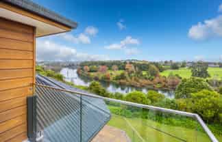 1425 River Road, Hamilton East