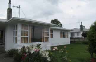 32 Bartholomew Road, Levin