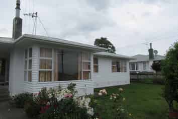 32 Bartholomew Road, Levin