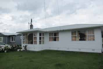 32 Bartholomew Road, Levin