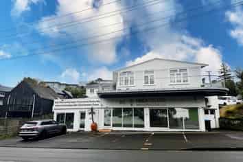 PROMINENT PORTLAND ROAD OFFICE / RETAIL
