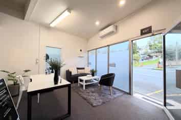 PROMINENT PORTLAND ROAD OFFICE / RETAIL
