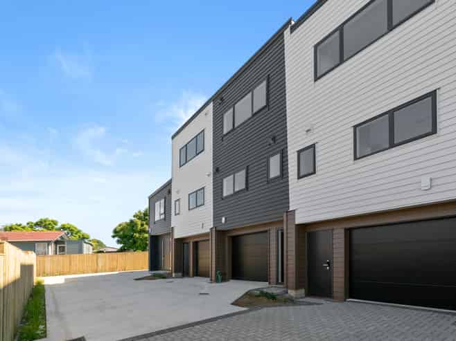 1/22 Cherry Tree Place, Massey