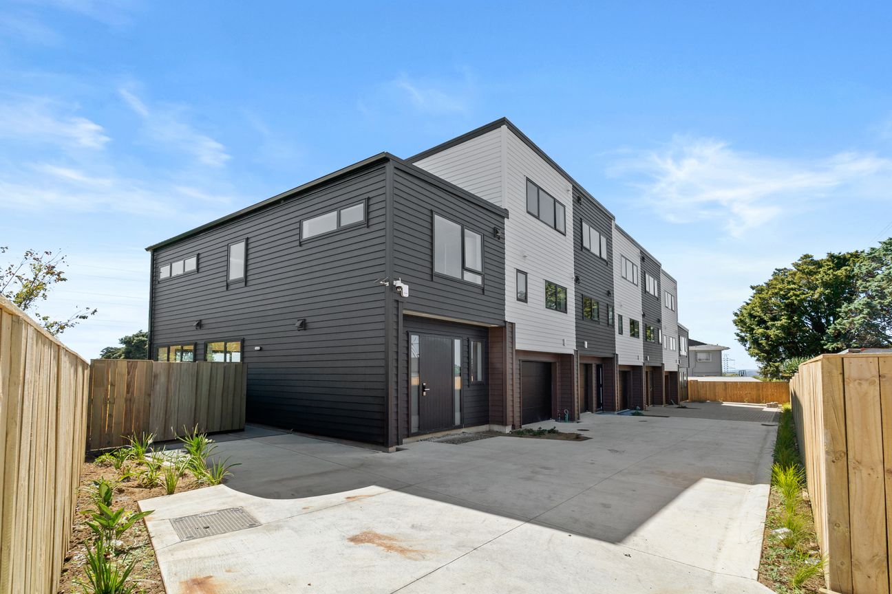 Brand-New Freehold Home in a Prime Massey Location - Vista 4