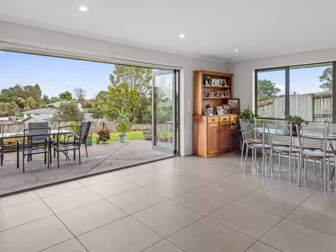 18 North Crest Drive, Onerahi