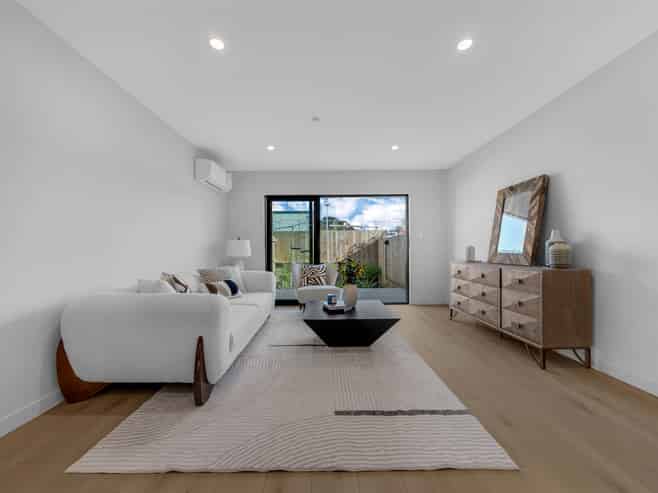 27 Awhi Lane, Massey