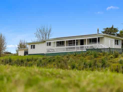 4062 Kaipara Coast Highway, Tauhoa