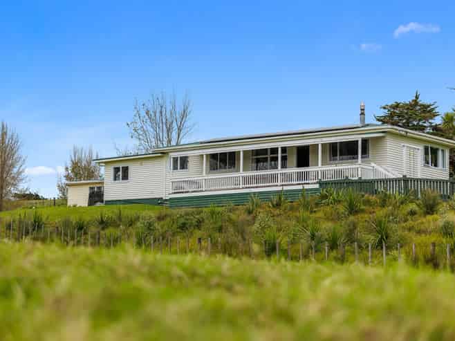 4062 Kaipara Coast Highway, Tauhoa