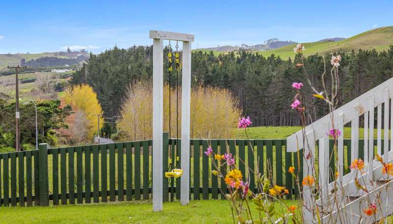 4062 Kaipara Coast Highway, Tauhoa