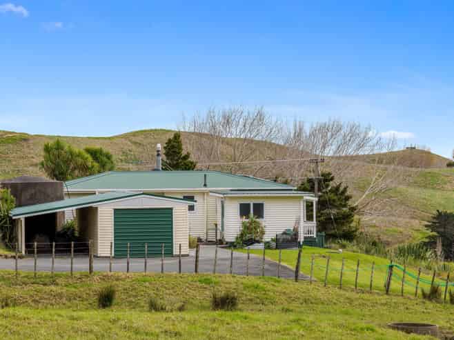 4062 Kaipara Coast Highway, Tauhoa