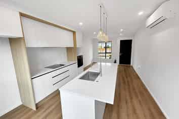 C/73 Kings Road , Panmure