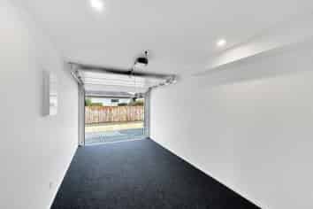 C/73 Kings Road , Panmure