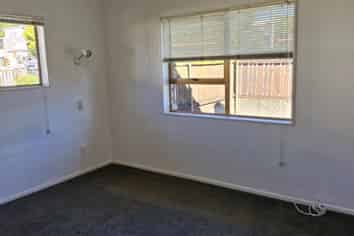 1/43 Mangorei Road , Strandon