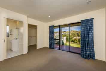 15 Nether Green Crescent , Johnsonville