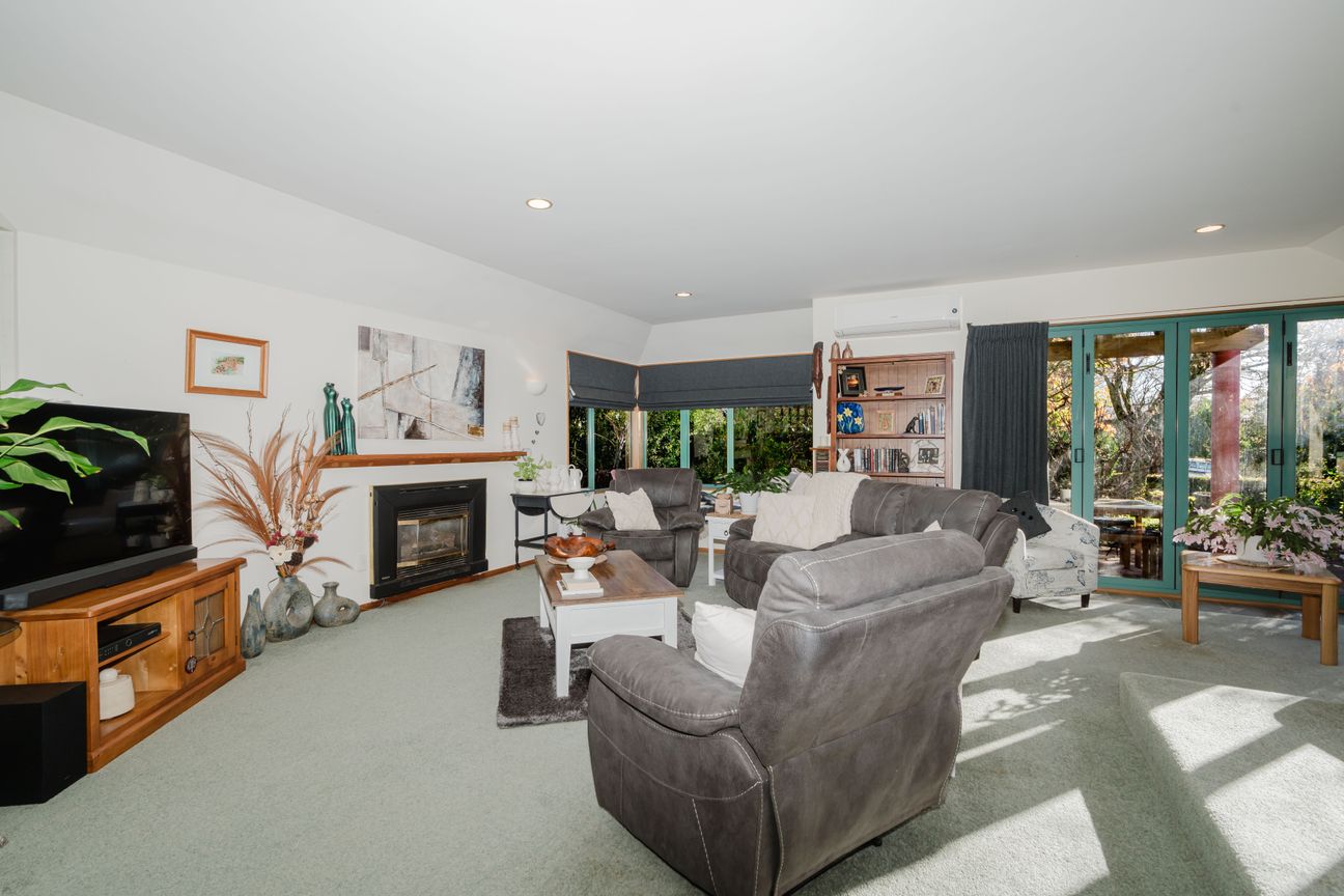 Private, Peaceful & Packed With Potential - Meer
