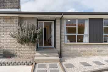49 Rhonda Avenue, Deanwell
