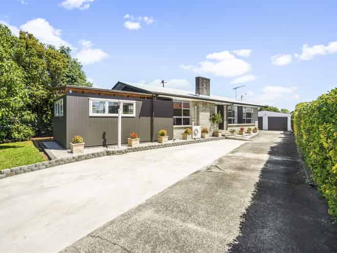 49 Rhonda Avenue, Deanwell