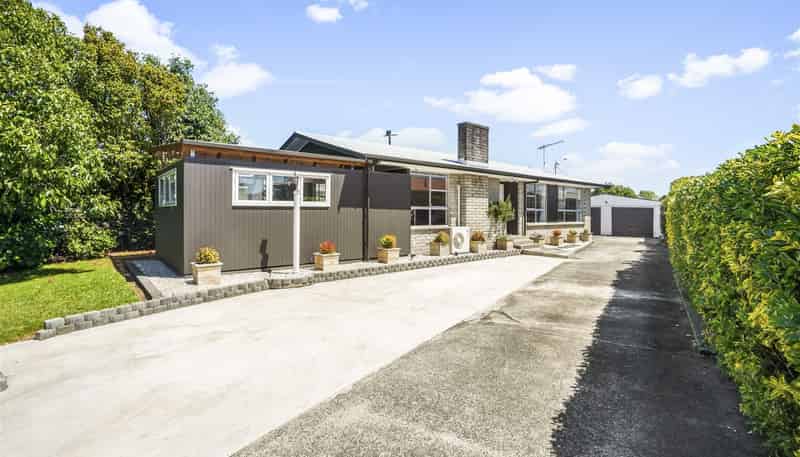 49 Rhonda Avenue, Deanwell