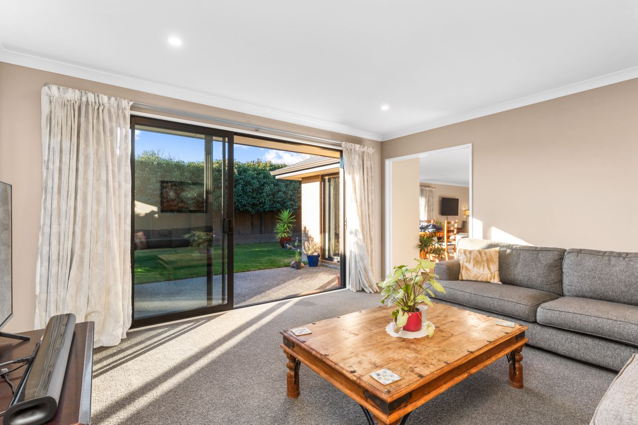Sun-Soaked, Stylish, and Seriously Spacious - Więcej