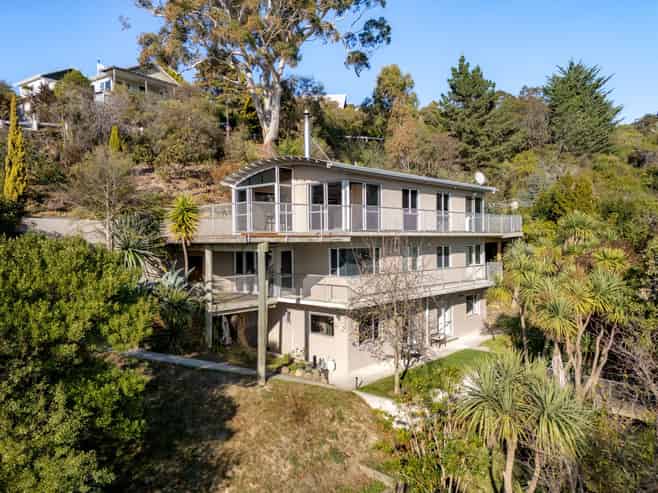 111 Richmond Hill Road, Richmond Hill