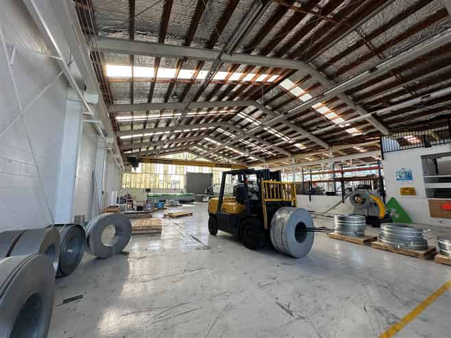 Secure Warehouse & Yard + Dual Access