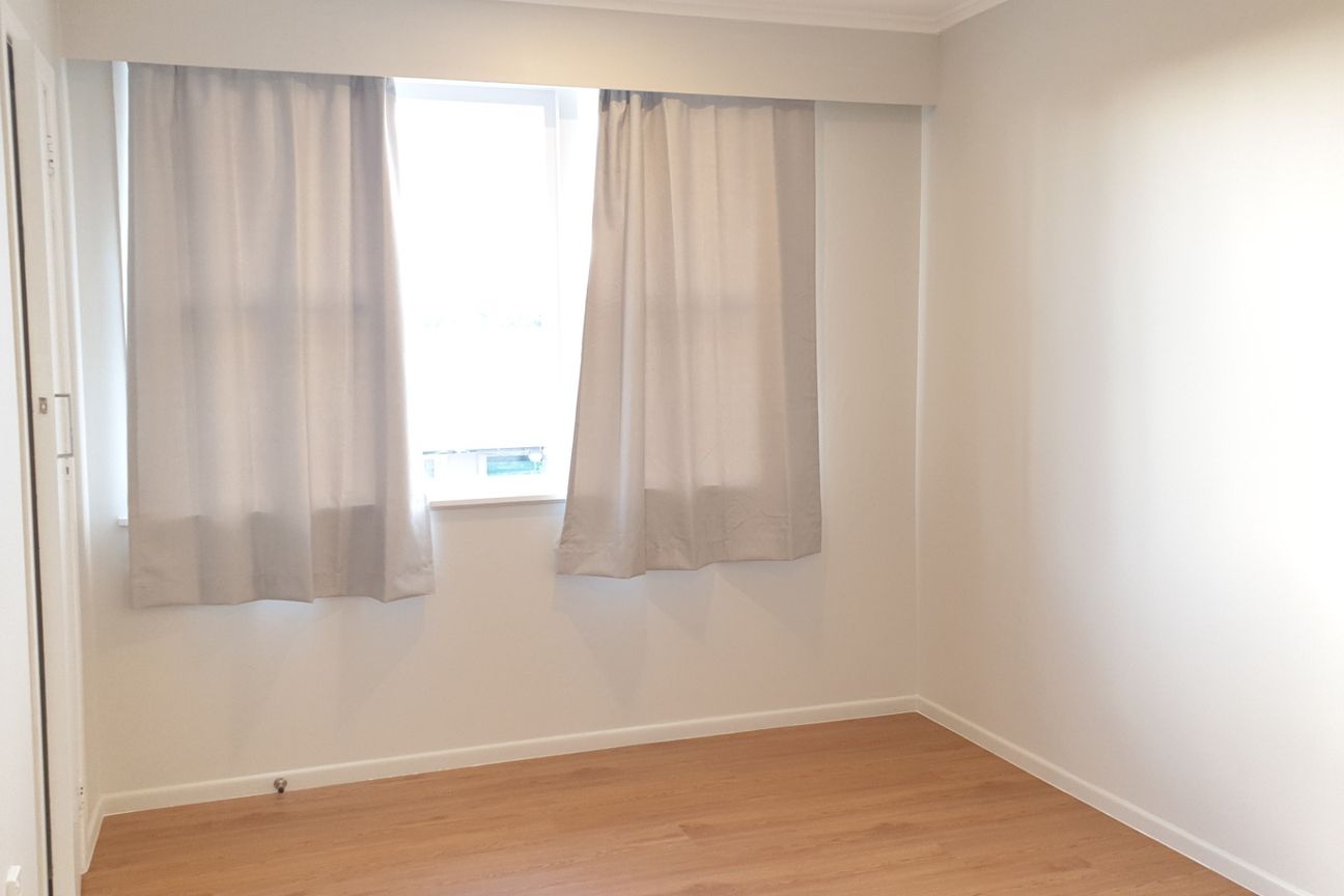 Renovated three bedroom home - Widok 6