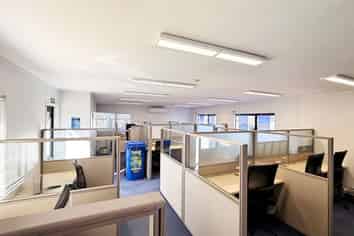 STANDALONE OFFICE WITH HIGH VISIBILITY
