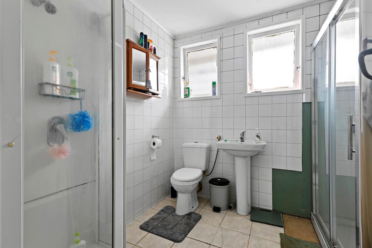 Prime Development Opportunity-706 sqm of Potential - Widok 3