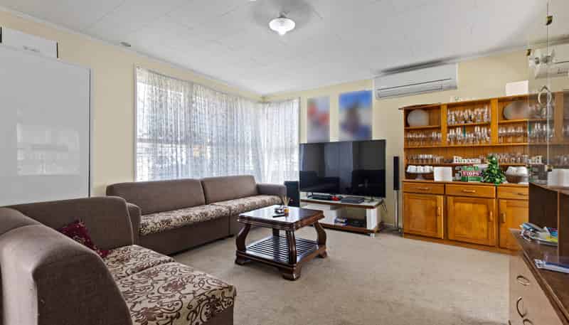 6 Geoffrey Place, Mangere East