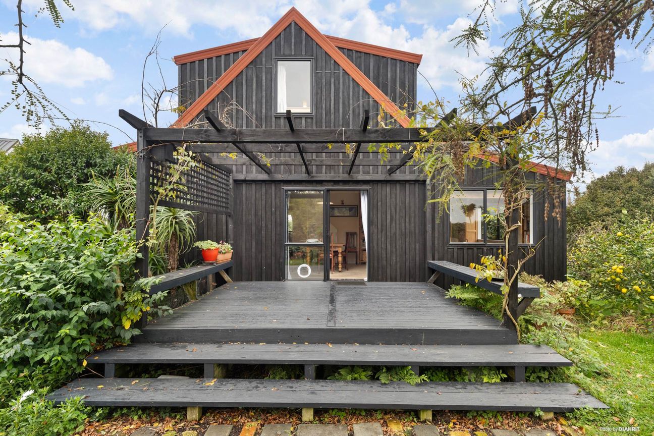 Delightful Character, Expansive Spaces & Gardens - Widok 4