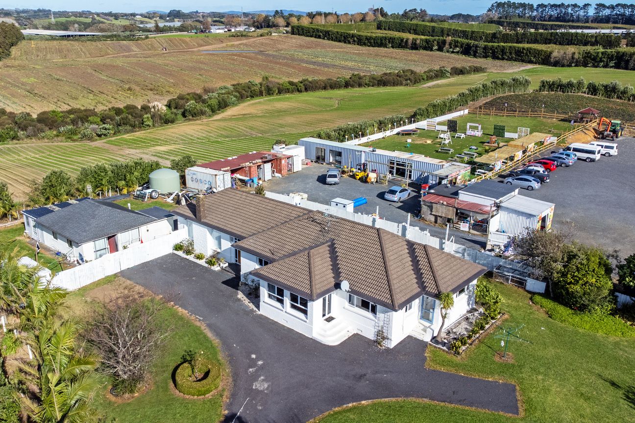 Exceptional Lifestyle & Business Opp on 1ha - Widok 2
