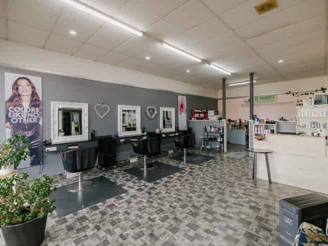 COMMERCIAL INVESTMENT - DEADLINE FOR OFFERS