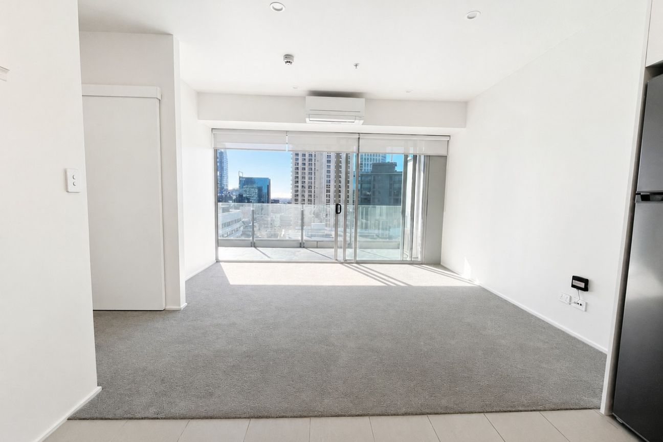 CENTRAL CITY PARKSIDE APARTMENT - UNFURNISHED - Widok 2