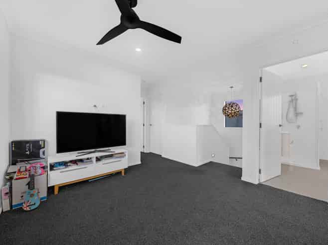 10 Olga Road, Flat Bush
