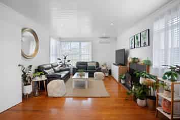 812 Mount Pleasant Road, Thames