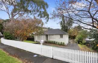 812 Mount Pleasant Road, Thames