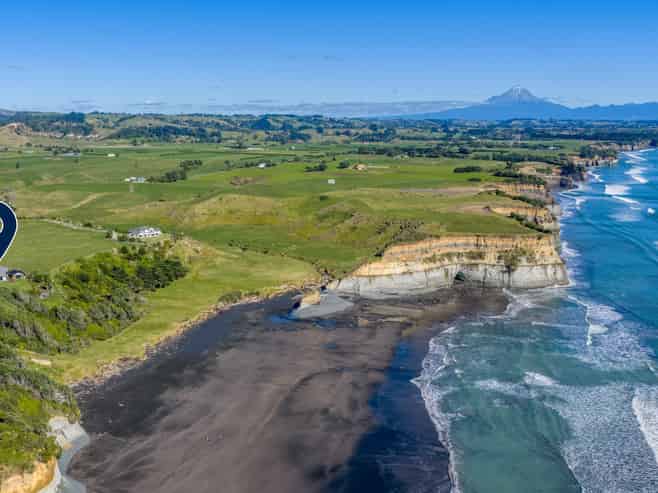 153 Waitoetoe Road, Urenui