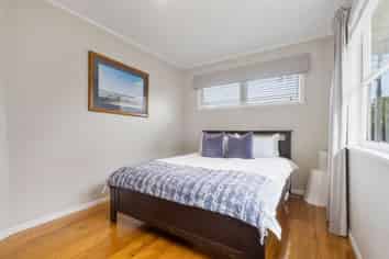 1/23 Levesque Street, Birkdale