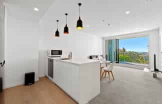 204/19 Rawene Road, Birkenhead