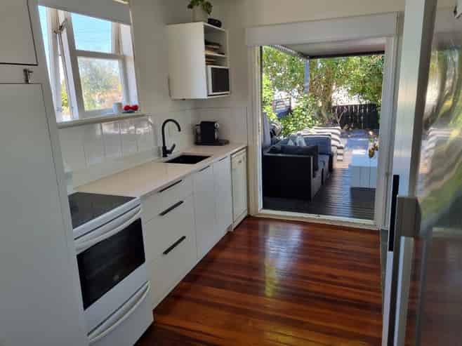 60 Commissariat Road , Mount Wellington