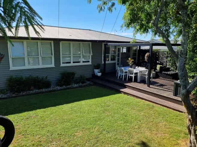 60 Commissariat Road , Mount Wellington