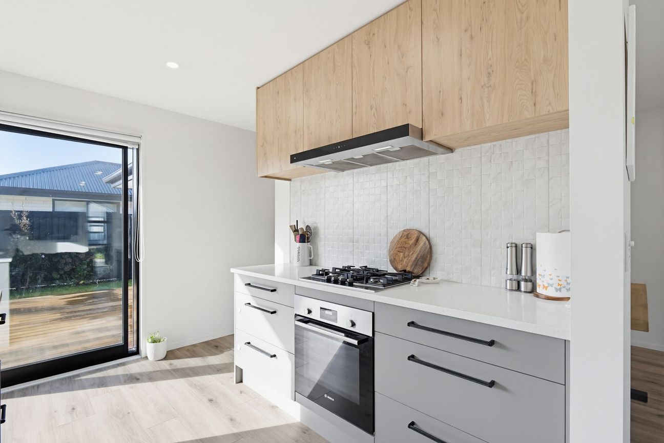 Tidy Family Home In Top Location. - Vista 2
