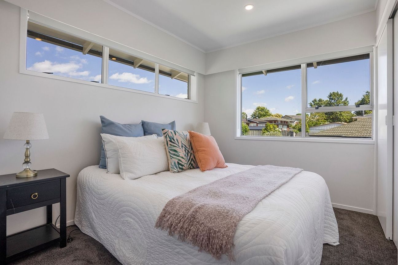 Refreshed, Spacious & Sunny Home - Fler