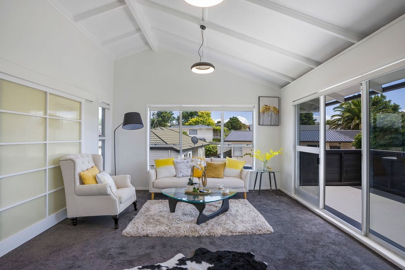 Refreshed, Spacious & Sunny Home - Bild 5
